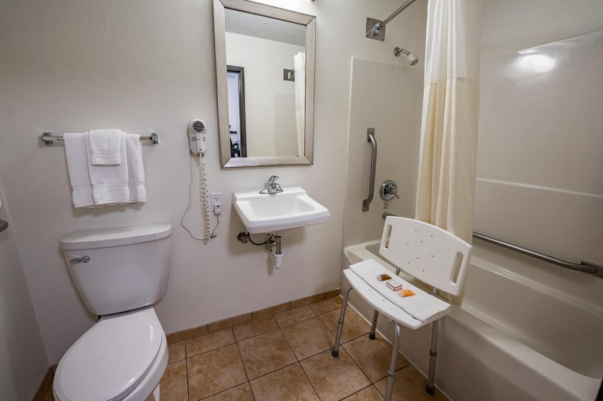 Christopher Inn&Suites Chillicothe Zimmer foto