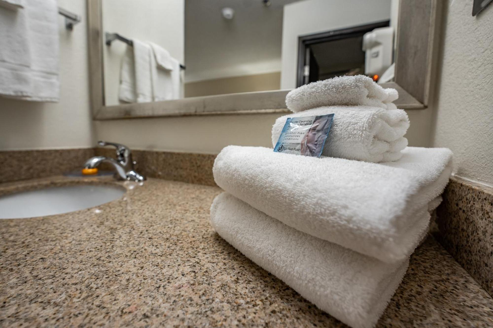 Christopher Inn&Suites Chillicothe Zimmer foto